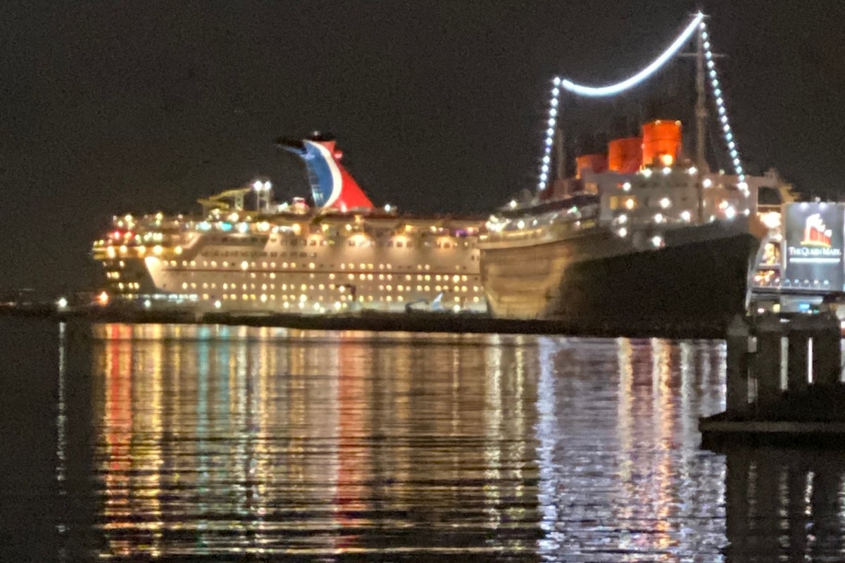 Maya Hookah Lounge 700 Queensway Dr, Long Beach