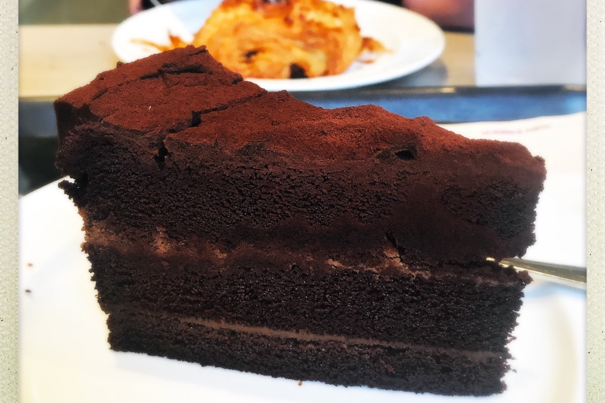 The Coffee Bean & Tea Leaf 0104, Guthrie House, Singapore