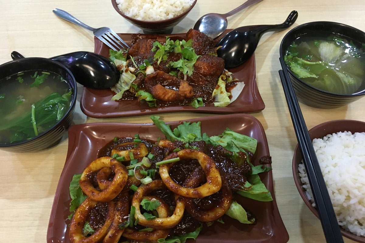 China Square Fried Fish Soup (Blanco Court) B128, Tanjong Pagar