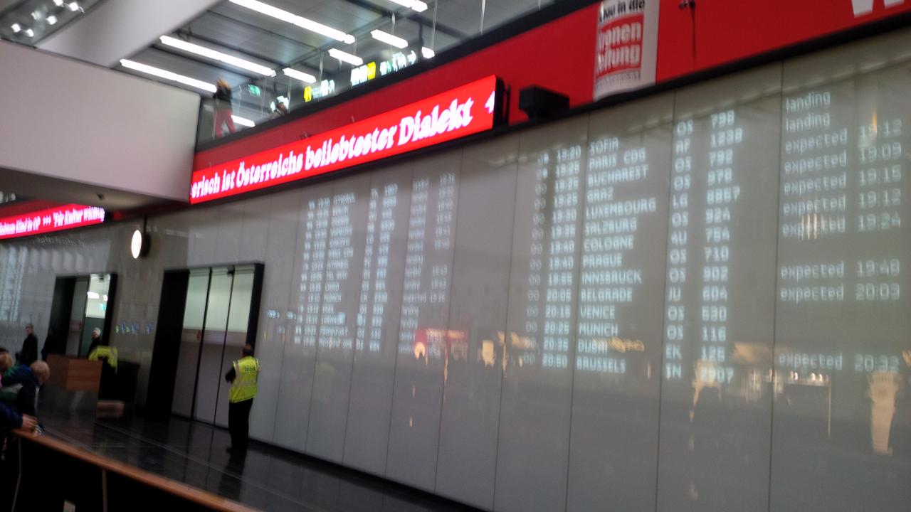 airport-ticket-counter