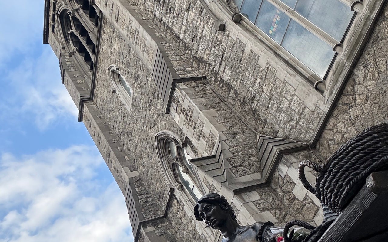 Molly Malone Statue