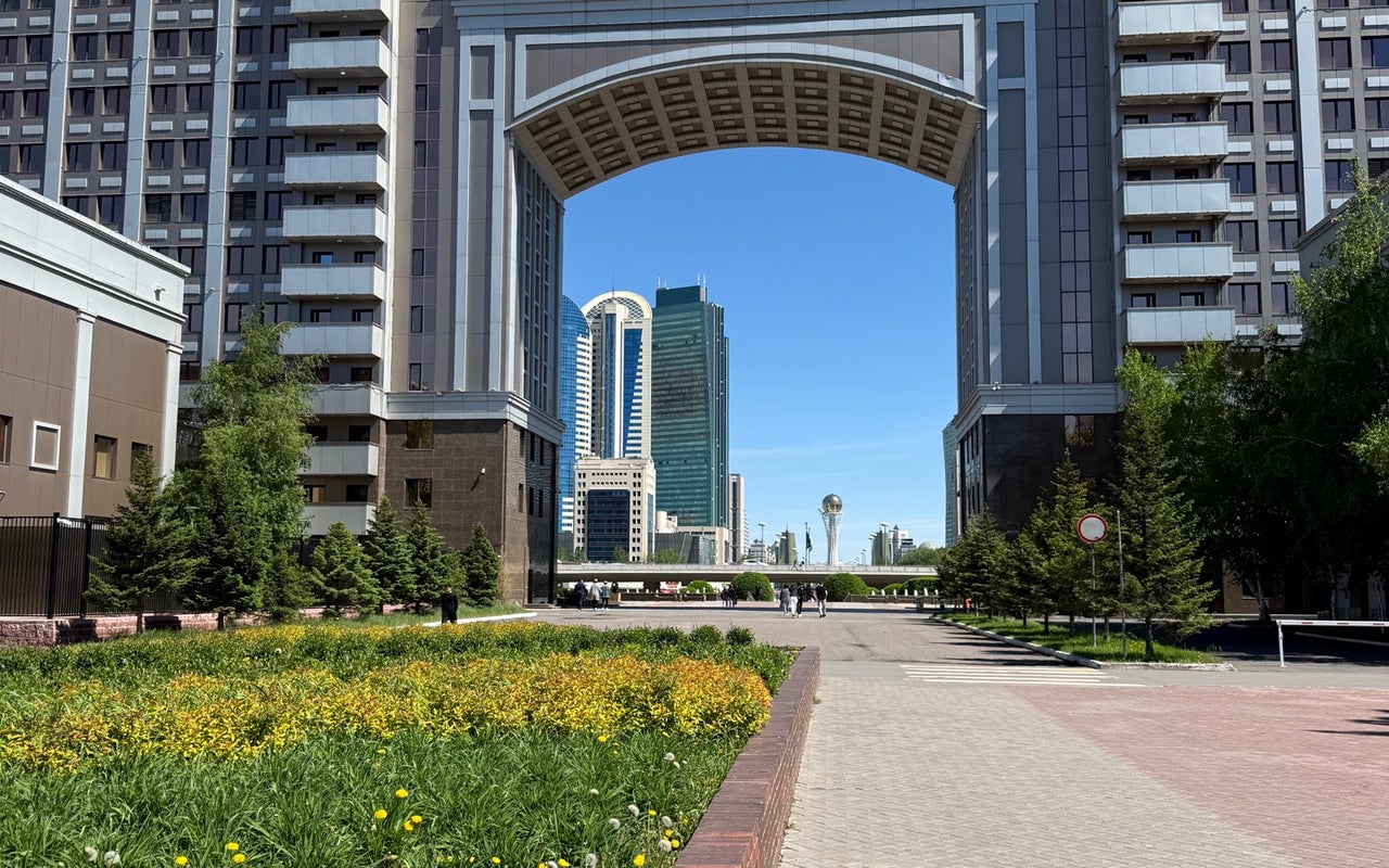 Emerald Tower (Изумрудный квартал)