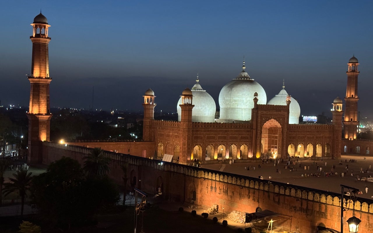 Badshahi Mosque (بادشاہی مسجد)