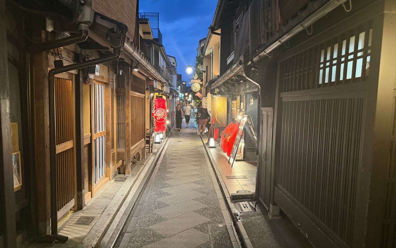 Kyoto Icons on Foot: Higashiyama, Gion, Arashiyama & Fushimi Inari Highlights