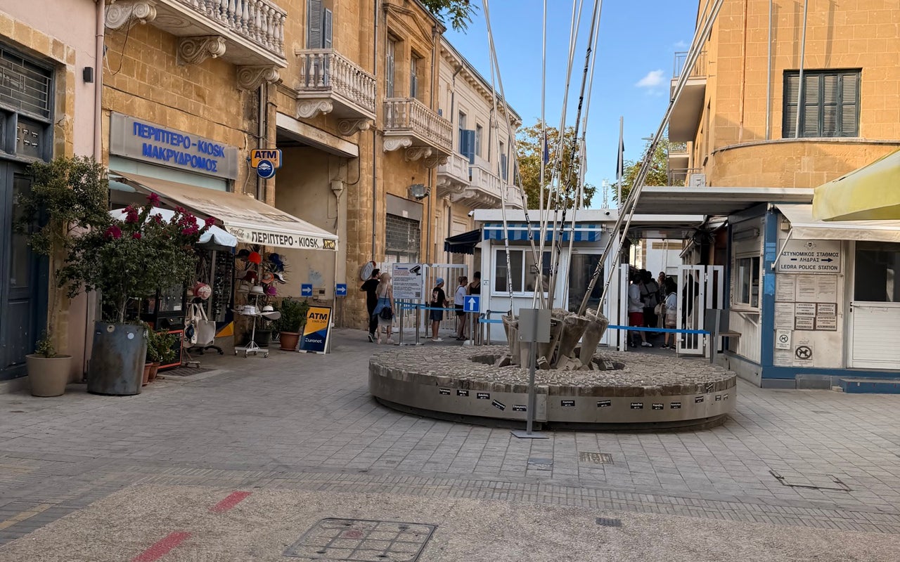 Ledra Street Border Crossing (Πέρασμα της Οδού Λήδρας)