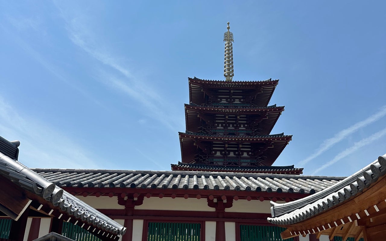 Shitenno-ji Temple (四天王寺)