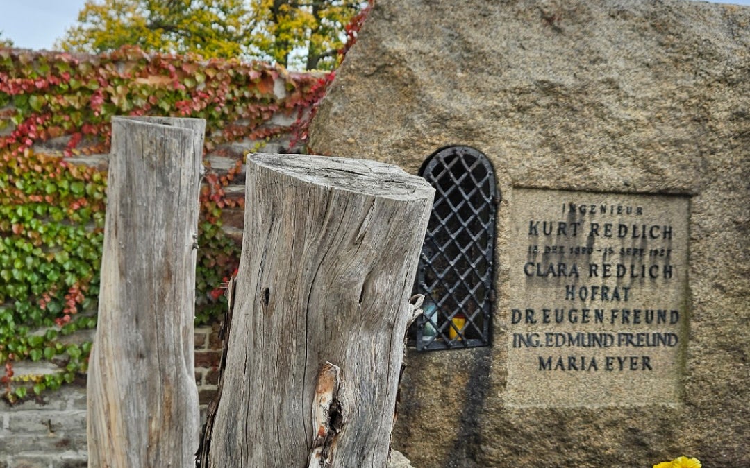 Hietzing Cemetery (Friedhof Hietzing)