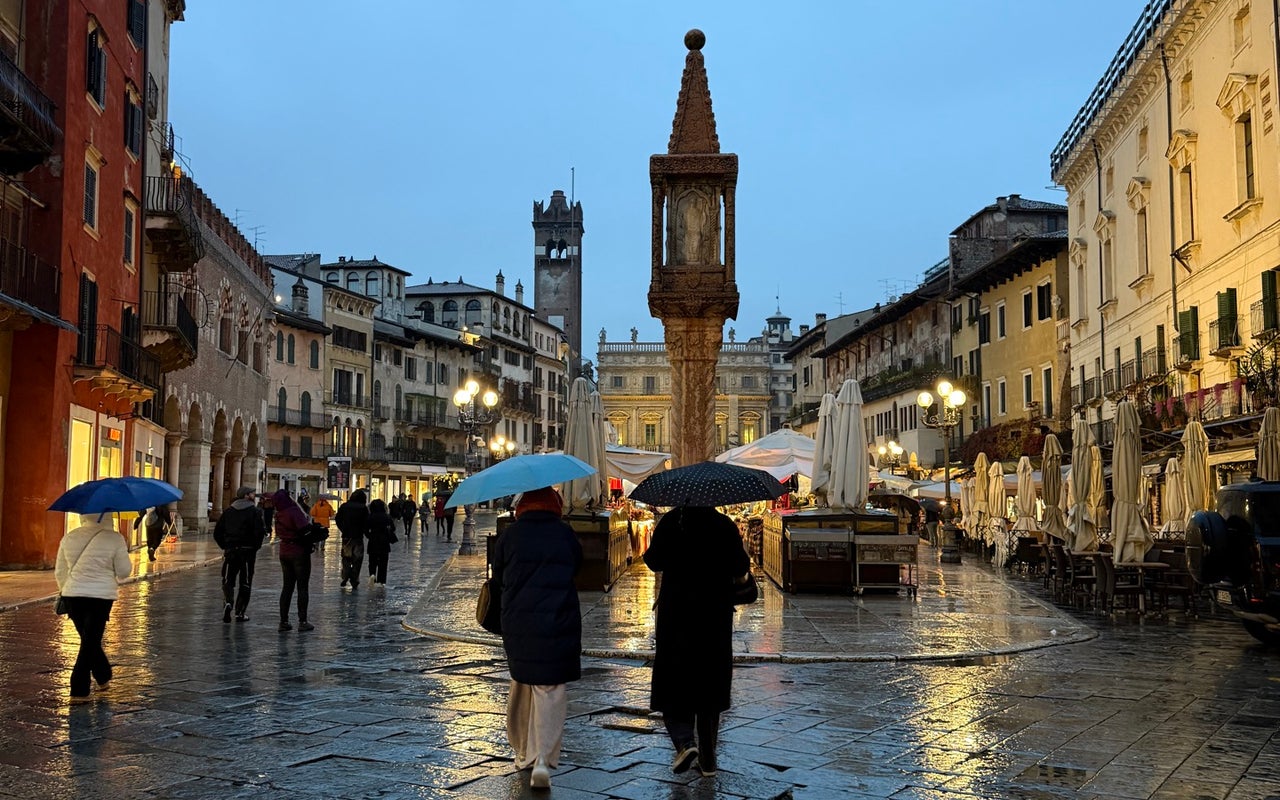 Via Teatro Filarmonico
