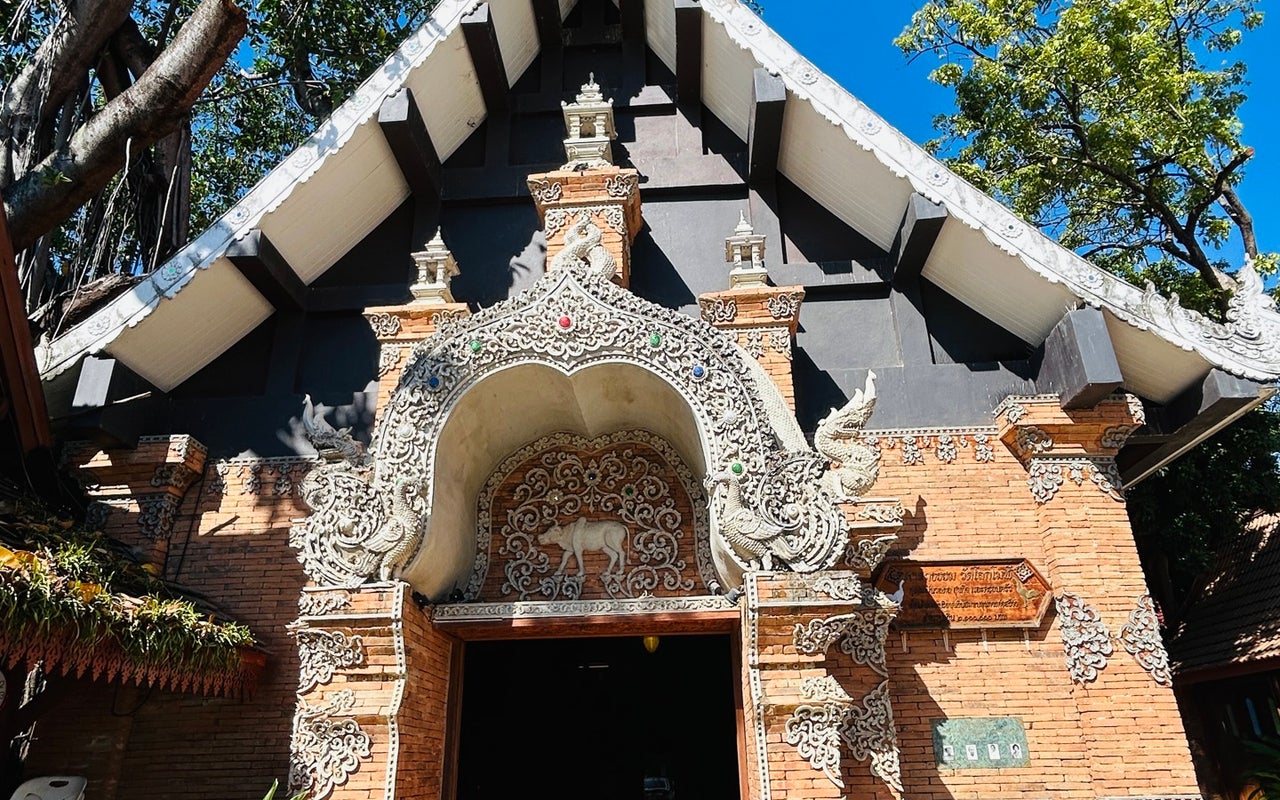 Wat Loke Molee (วัดโลกโมฬี)
