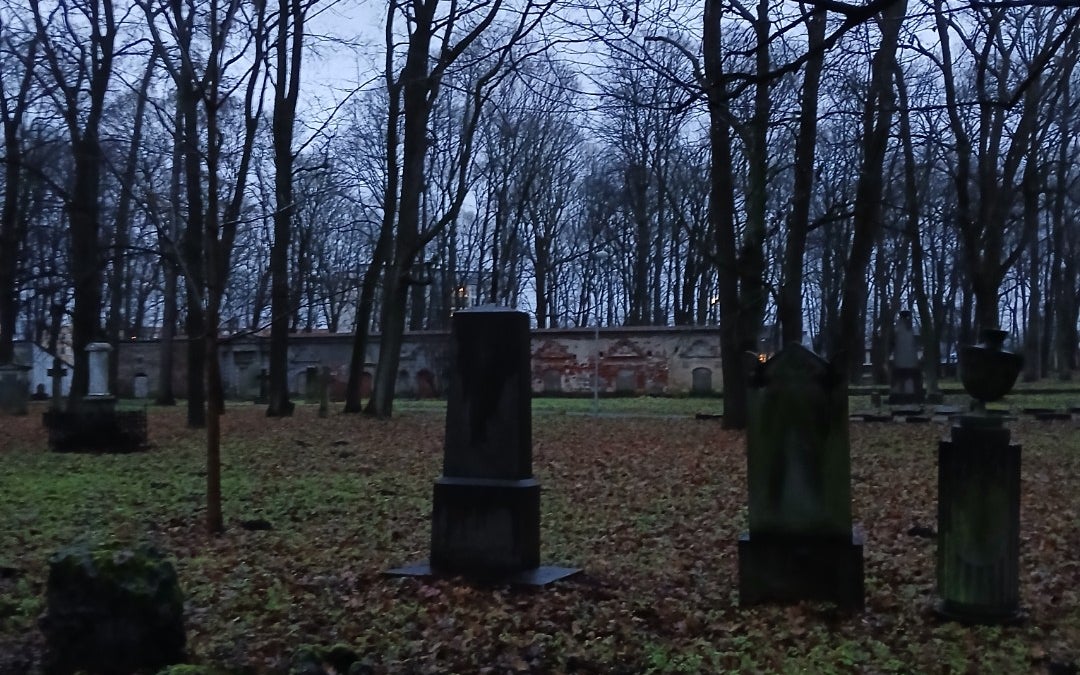 Dārzu un parku ansamblis "Rīgas Lielie kapi"