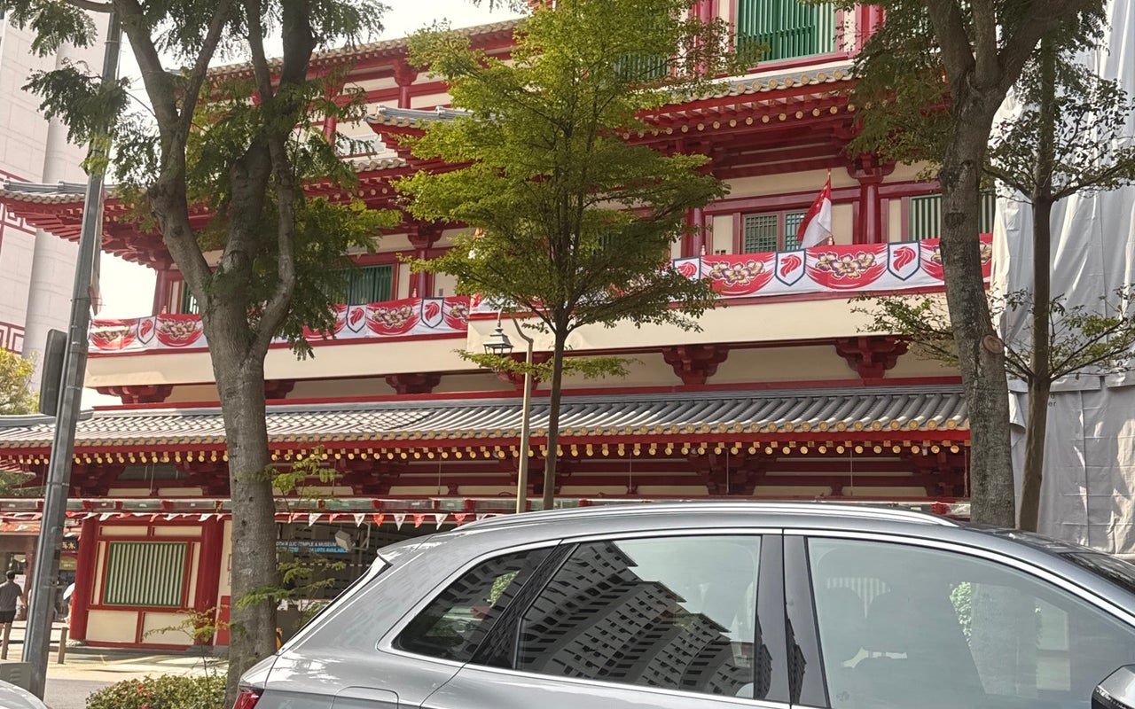 Buddha Tooth Relic Temple & Museum