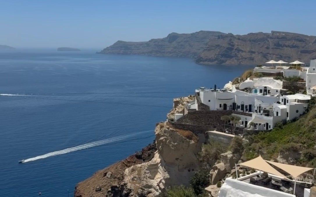 Oia (Οία)