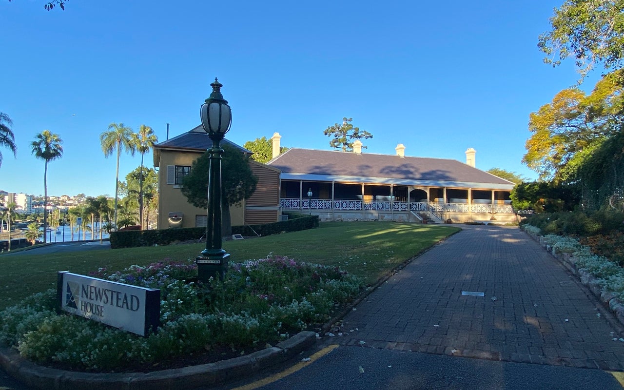 Newstead House