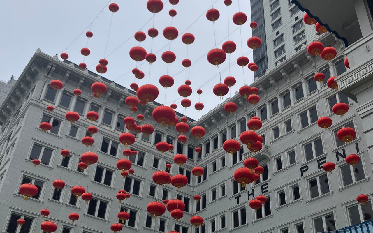The Peninsula Hong Kong Bus Stop 半島酒店巴士站