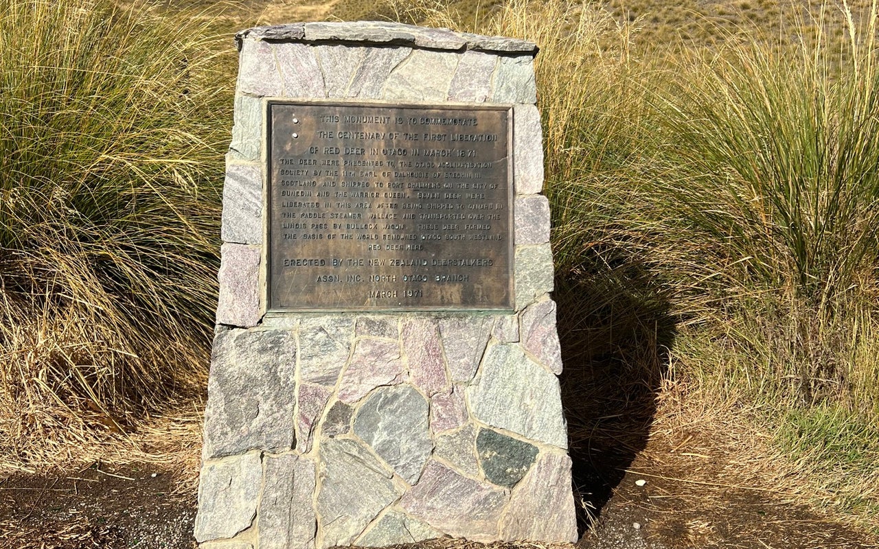 Lindis Pass Summit Lookout