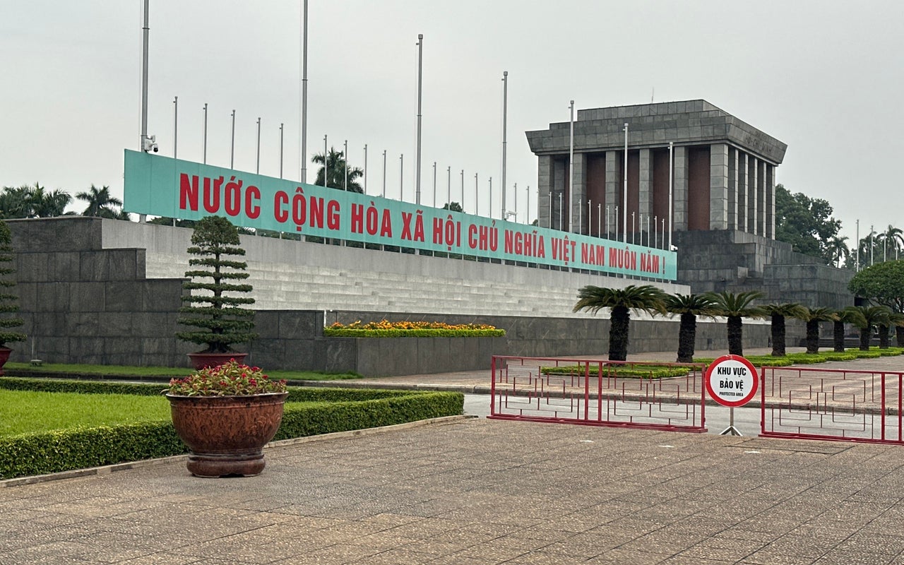 Ho Chi Minh Mausoleum (Lăng Chủ Tịch Hồ Chí Minh)