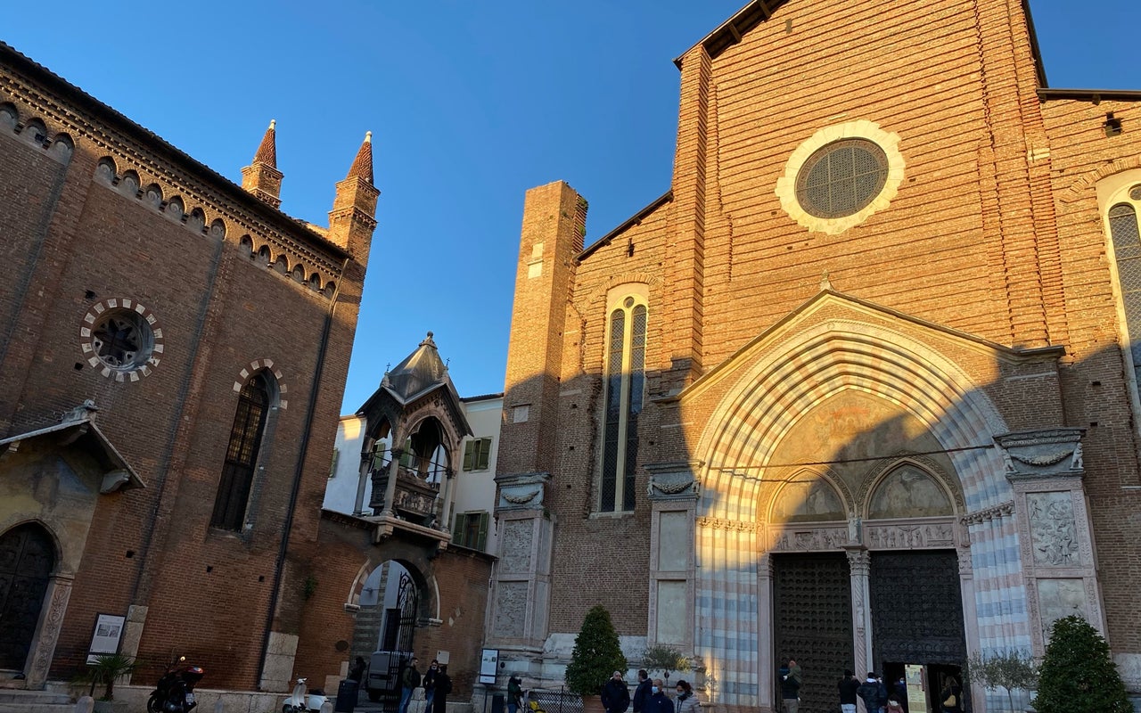 Piazza S. Anastasia