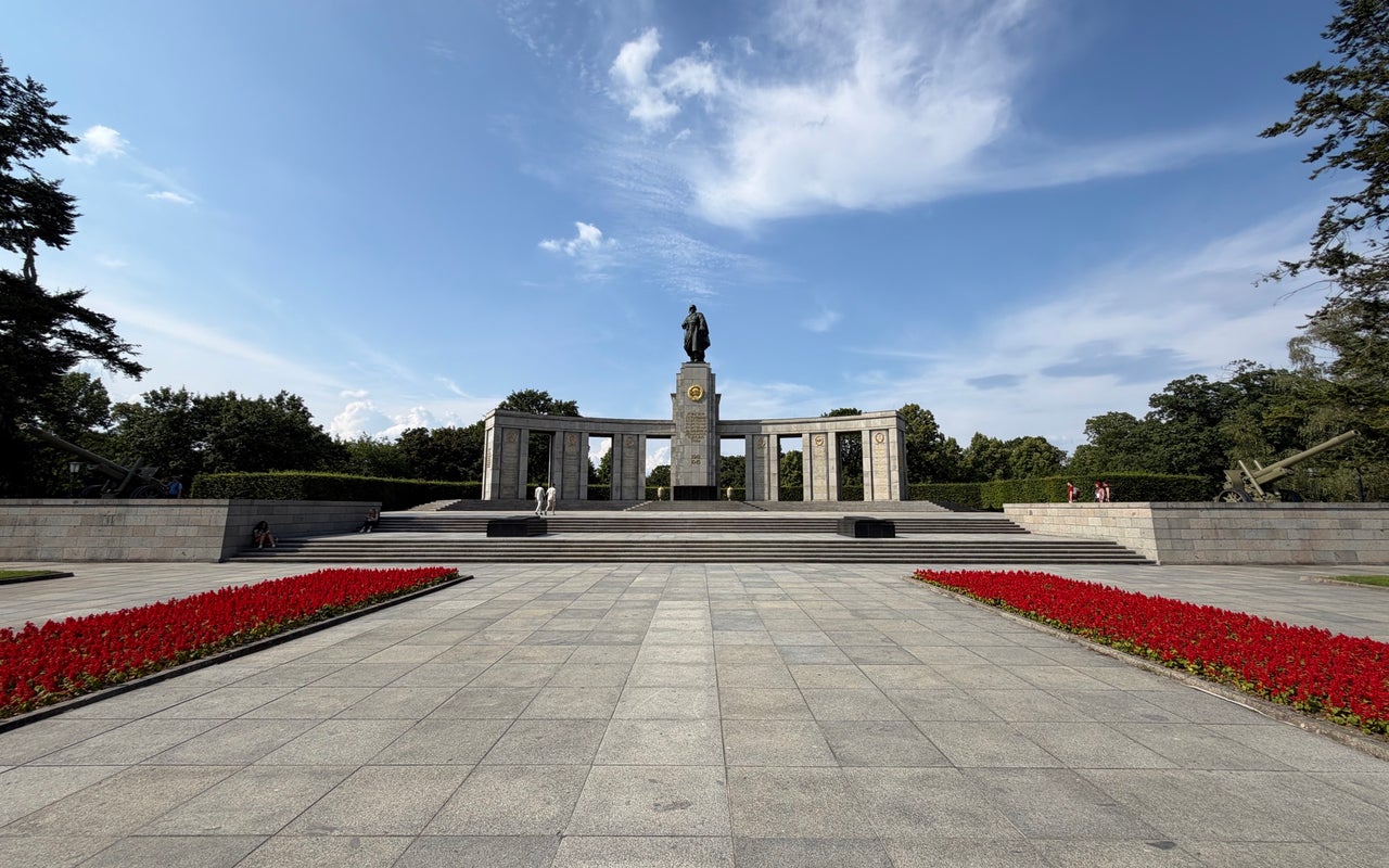 Soviet War Memorial Tiergarten (Sowjetisches Ehrenmal Tiergarten)