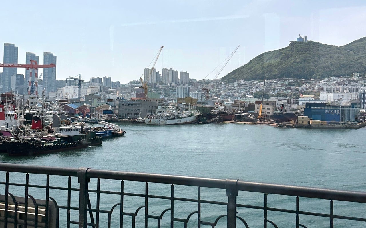 Yeongdodaegyo Bridge (영도대교)