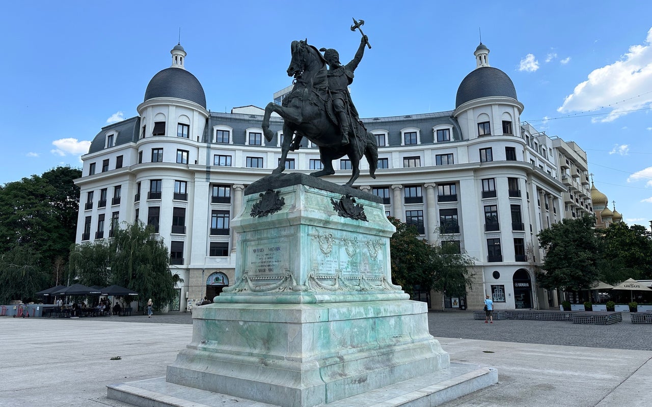University Square (Piața Universității)