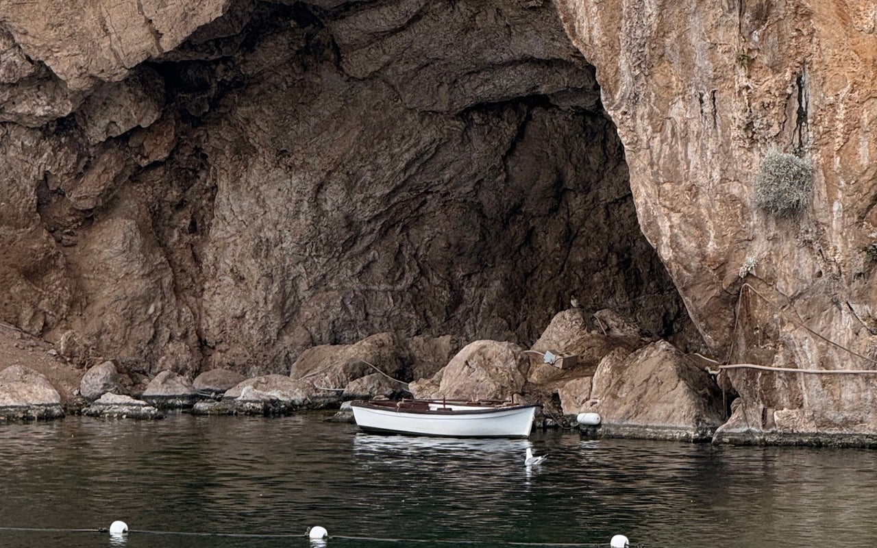 Vouliagmeni Lake (Λίμνη Βουλιαγμένης)