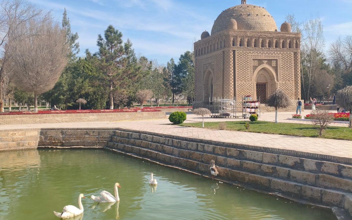 Samanid Mausoleum (Somoniylar maqbarasi)