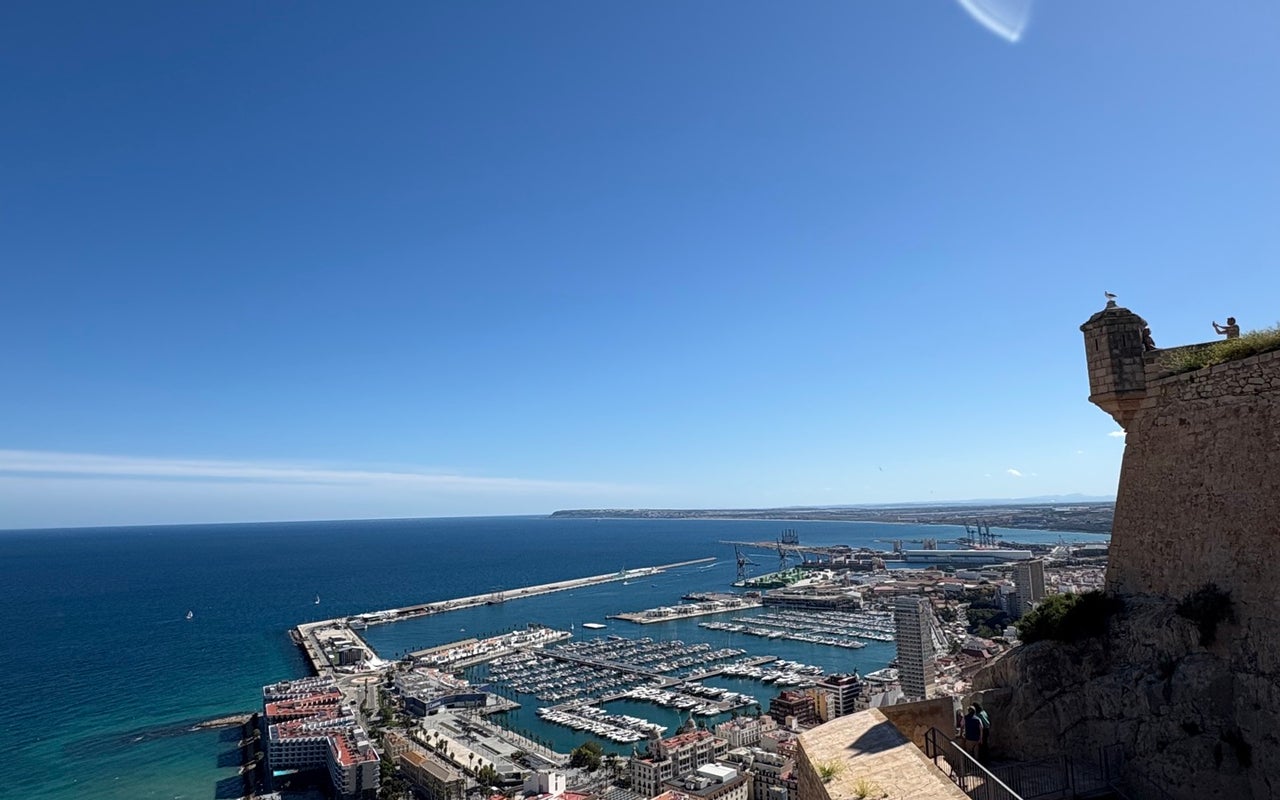 Castillo de Santa Barbara (Castell de Santa Bàrbara)