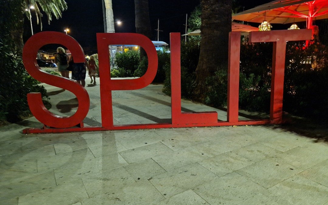 Split Sign