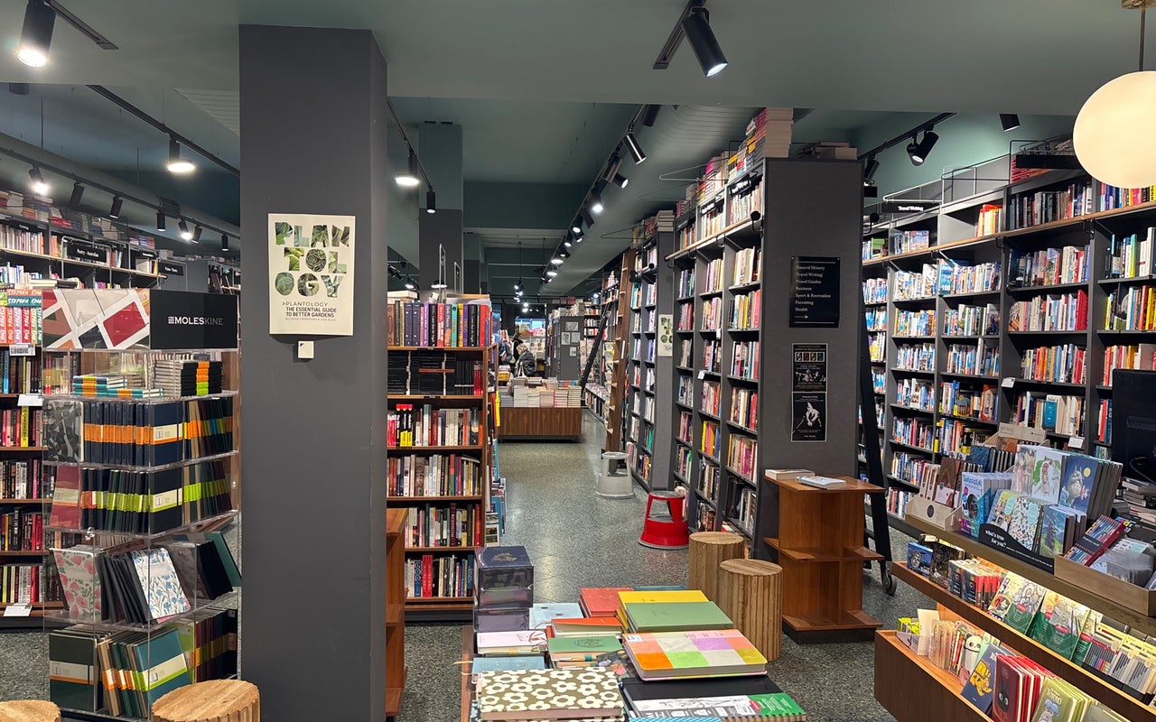 Readings Carlton