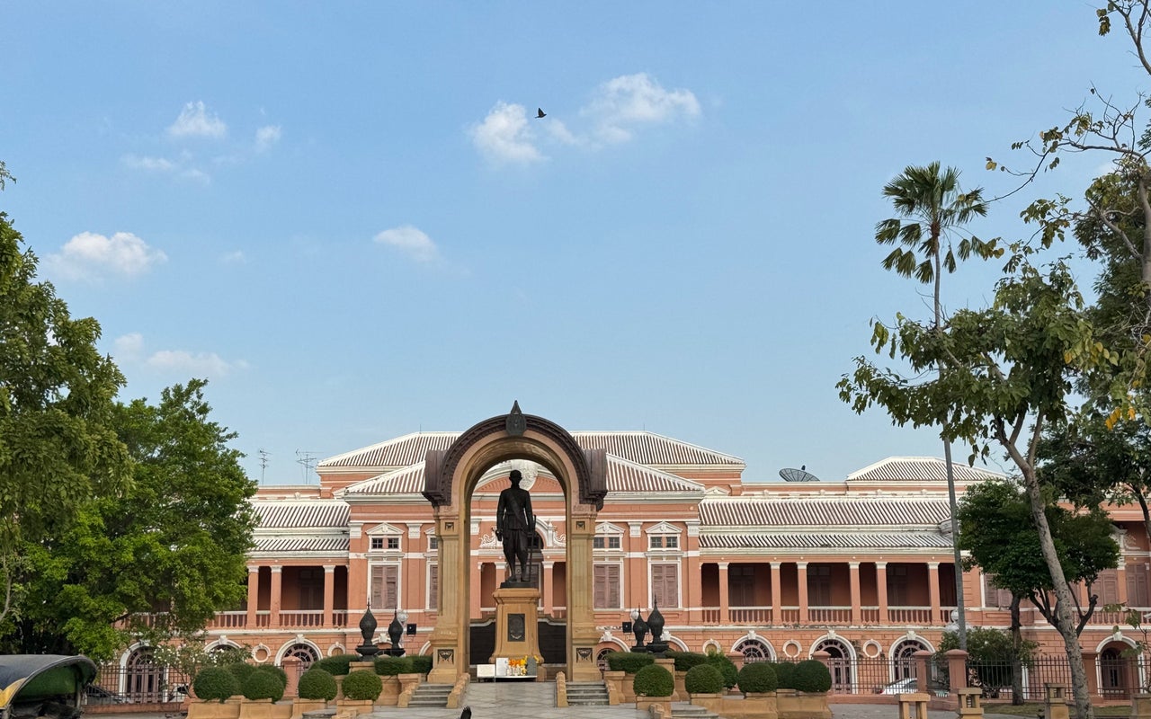 Saran Rom Palace (วังสราญรมย์)