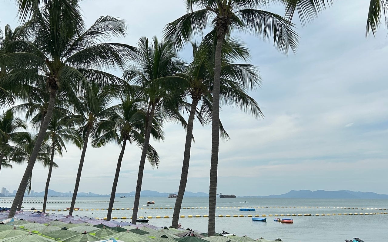 Jomtien Beach (หาดจอมเทียน)