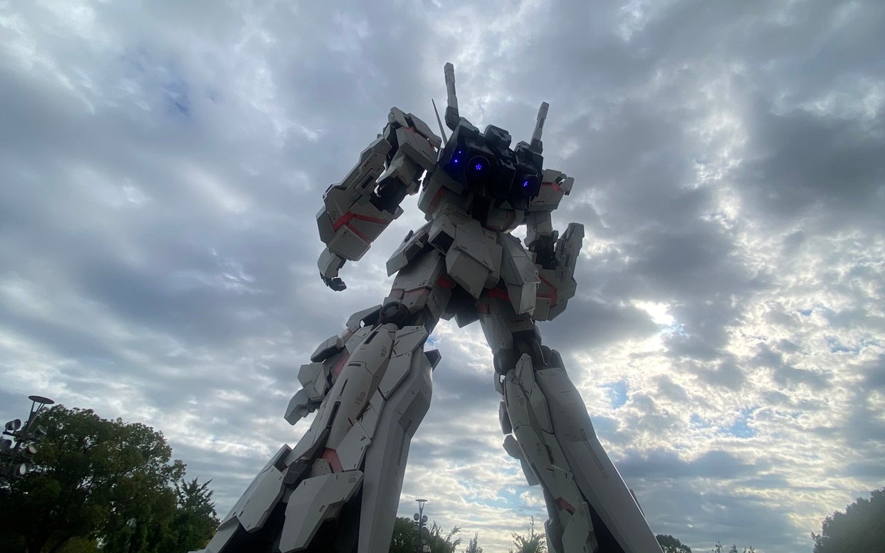 Unicorn Gundam Statue (実物大ユニコーンガンダム立像)