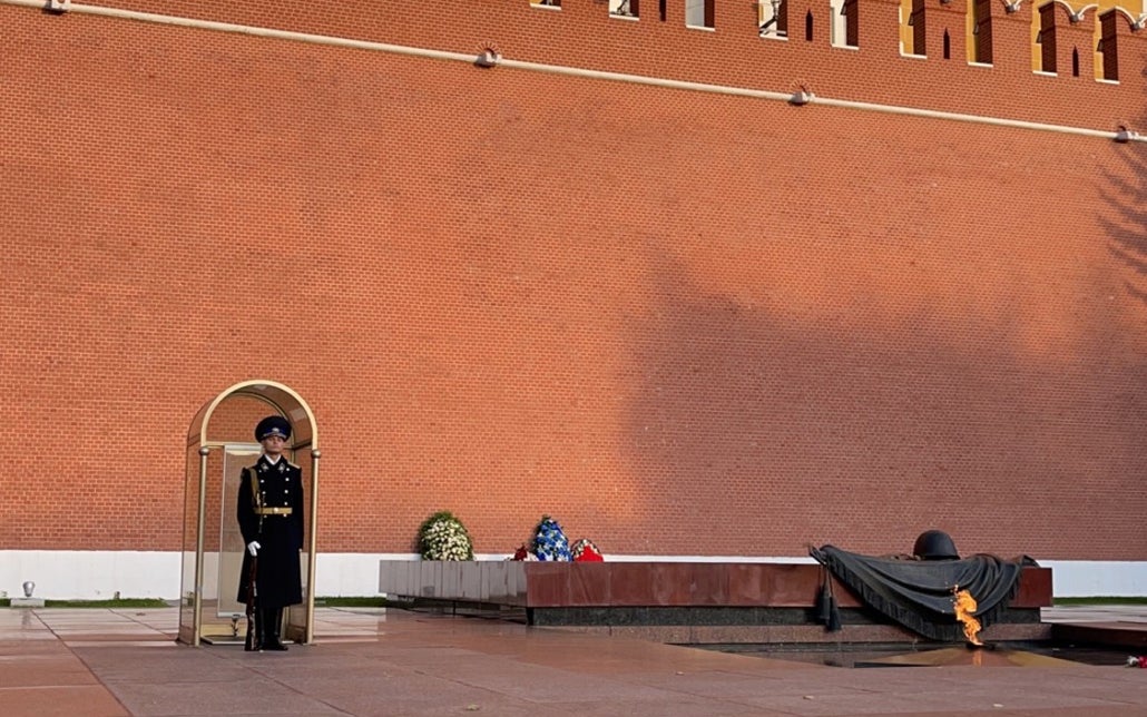 Kremlin Wall (Кремлёвская стена)