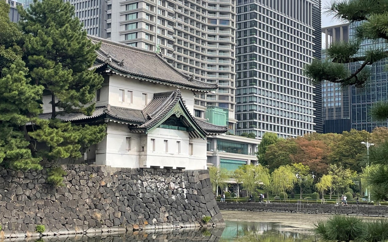 Edo Castle Ruins (江戸城跡)