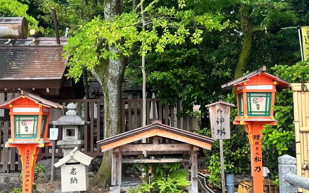 Yasaka Shrine (八坂神社)