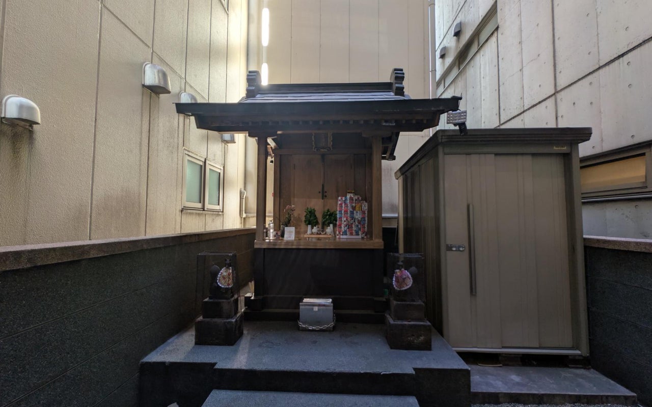 Hanabusa Inari Shrine (花房稲荷神社)