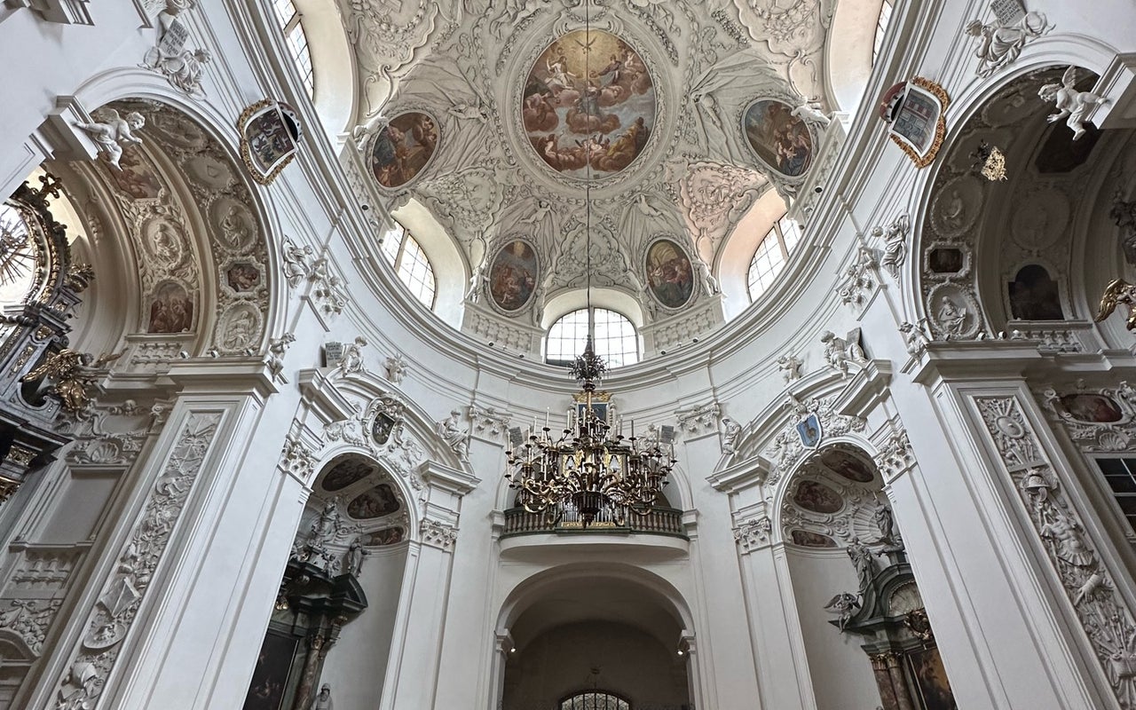Hidden Vienna: Courtyards, Quiet Parks & Local Neighborhoods