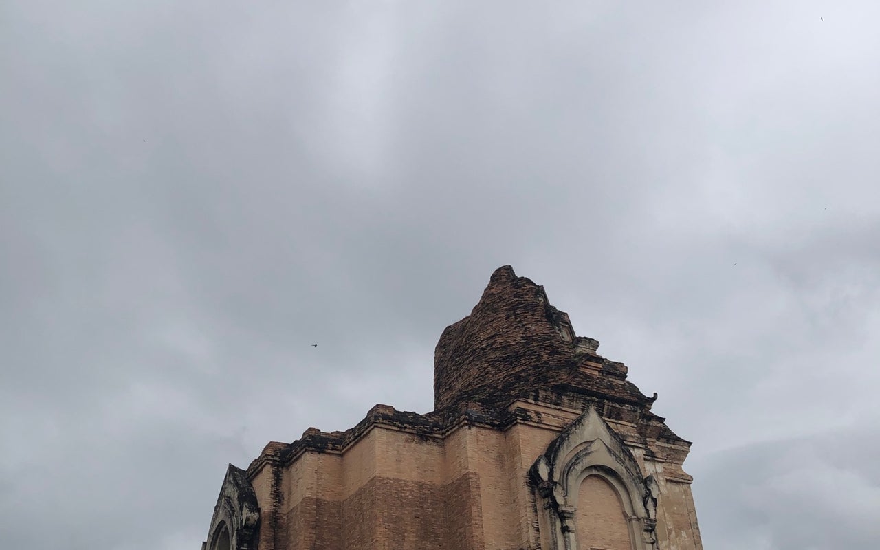 Wat Chedi Luang Varavihara (วัดเจดีย์หลวงวรวิหาร)