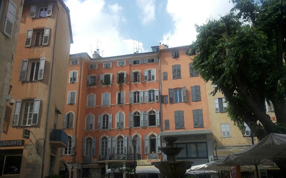 Place aux Aires