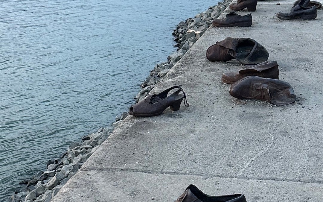 Shoes on the Danube Bank (Cipők a Duna-parton)