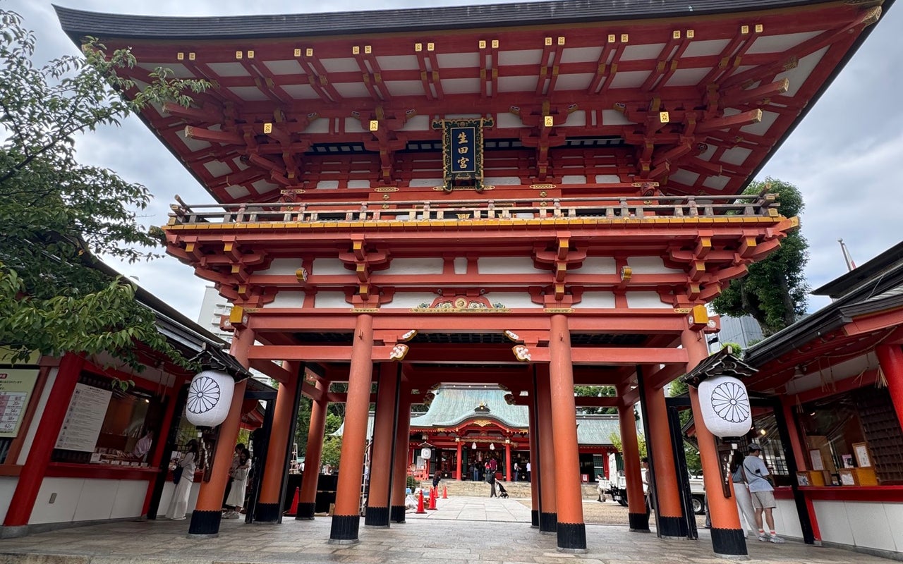 Ikuta Shrine (生田神社 拝殿)