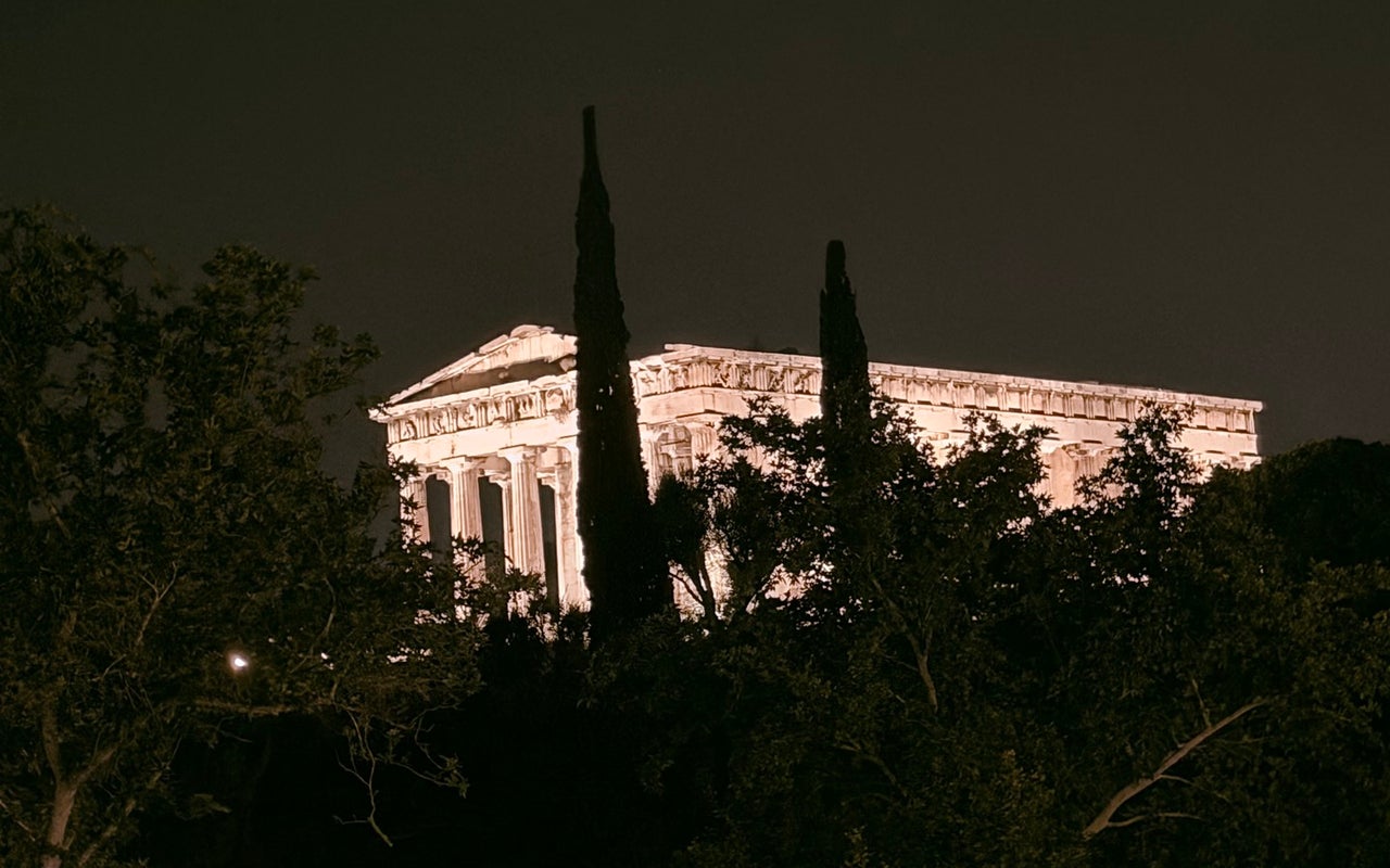Monastiraki Square (Πλατεία Μοναστηρακίου)