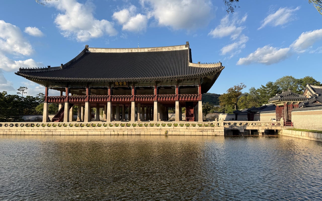 Gyeonghoeru (경회루)