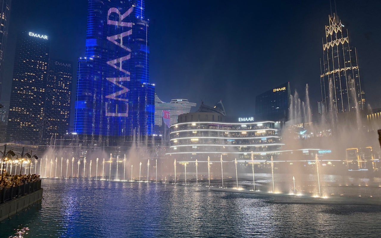 The Dubai Fountain (نافورة دبي)