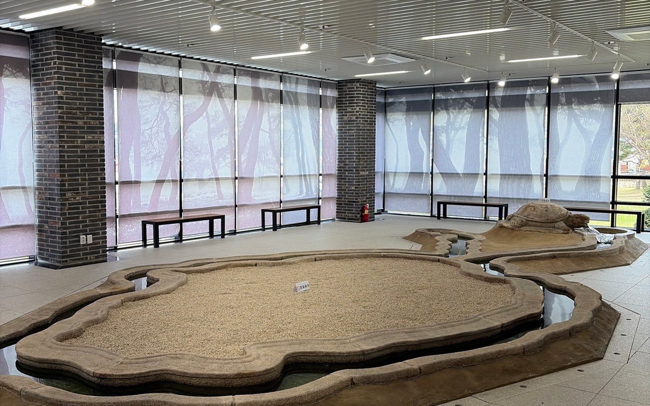 Poseokjeong Pavilion Site (포석정)
