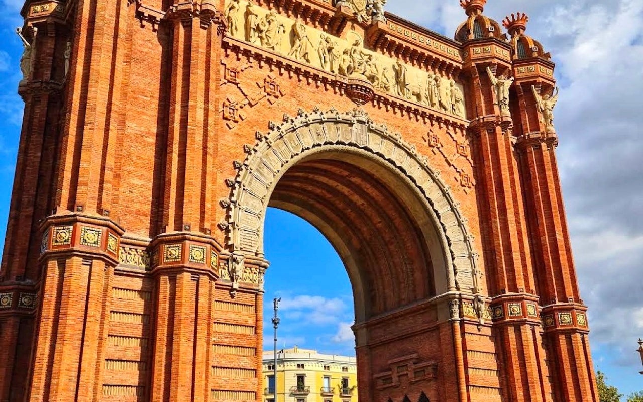 Triumphal Arch (Arc de Triomf)