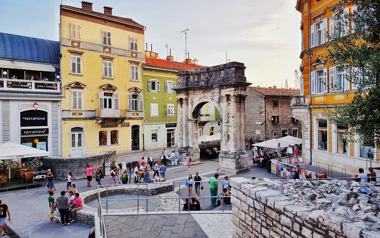 Arch of the Sergii (Slavoluk Sergijevaca)