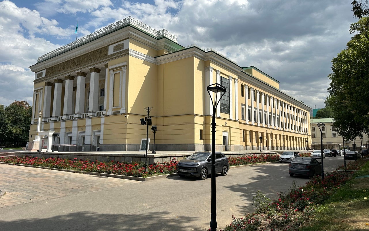 Abai Kazakh National Opera and Ballet Theatre (Государственный академический театр оперы и балета (ГАТОБ) (Мемлекеттік академиялық опера және балет театры))