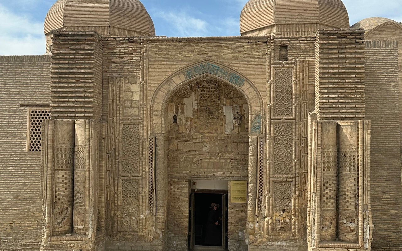 Magʻoki Attori masjidi