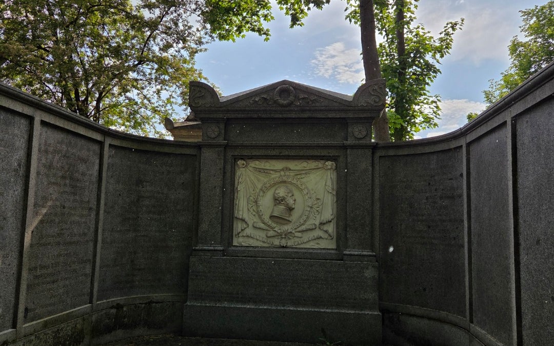 Père Lachaise Cemetery (Cimetière du Père Lachaise)